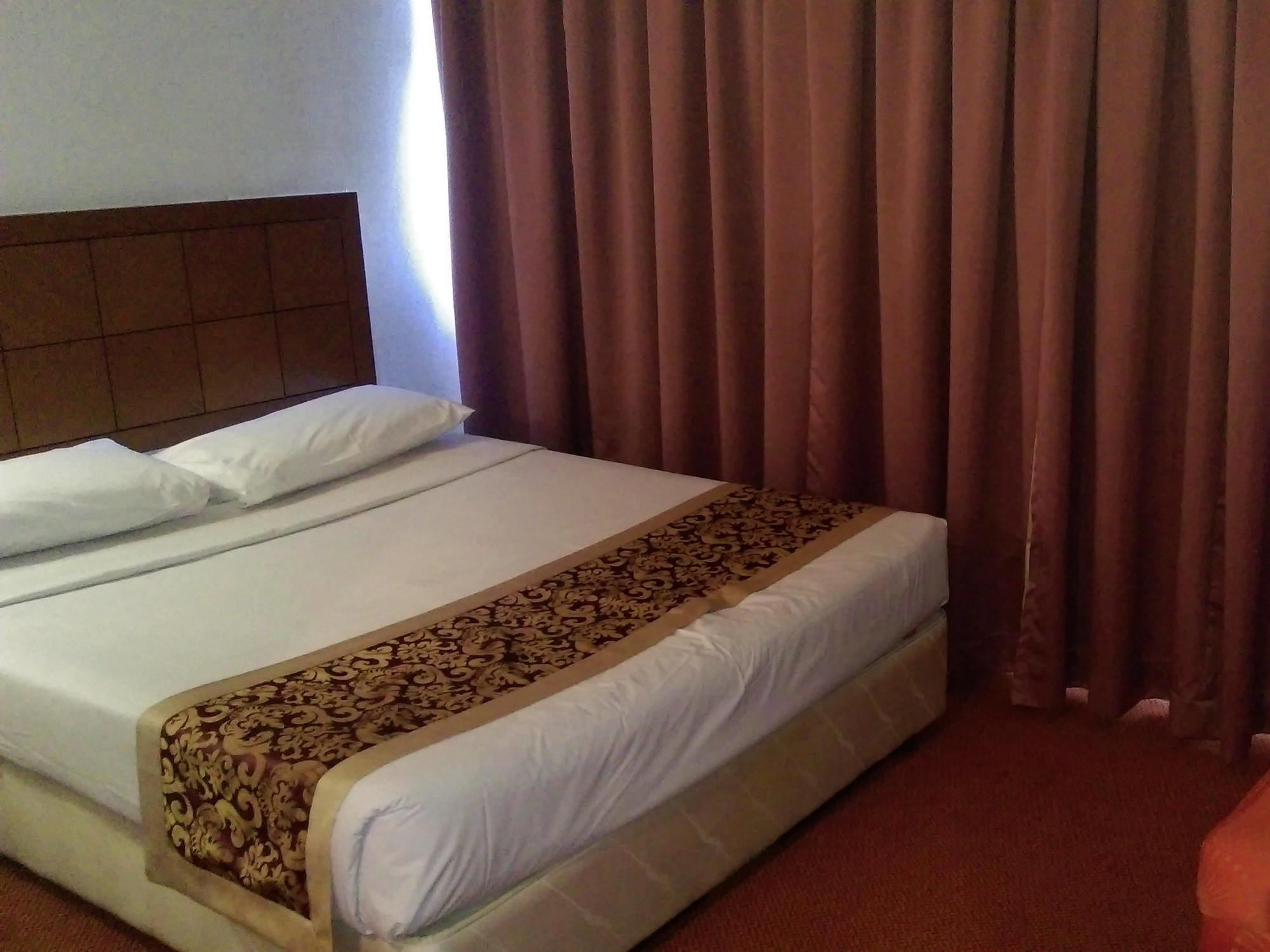 Jo Hotel Джохор Бахру Екстериор снимка