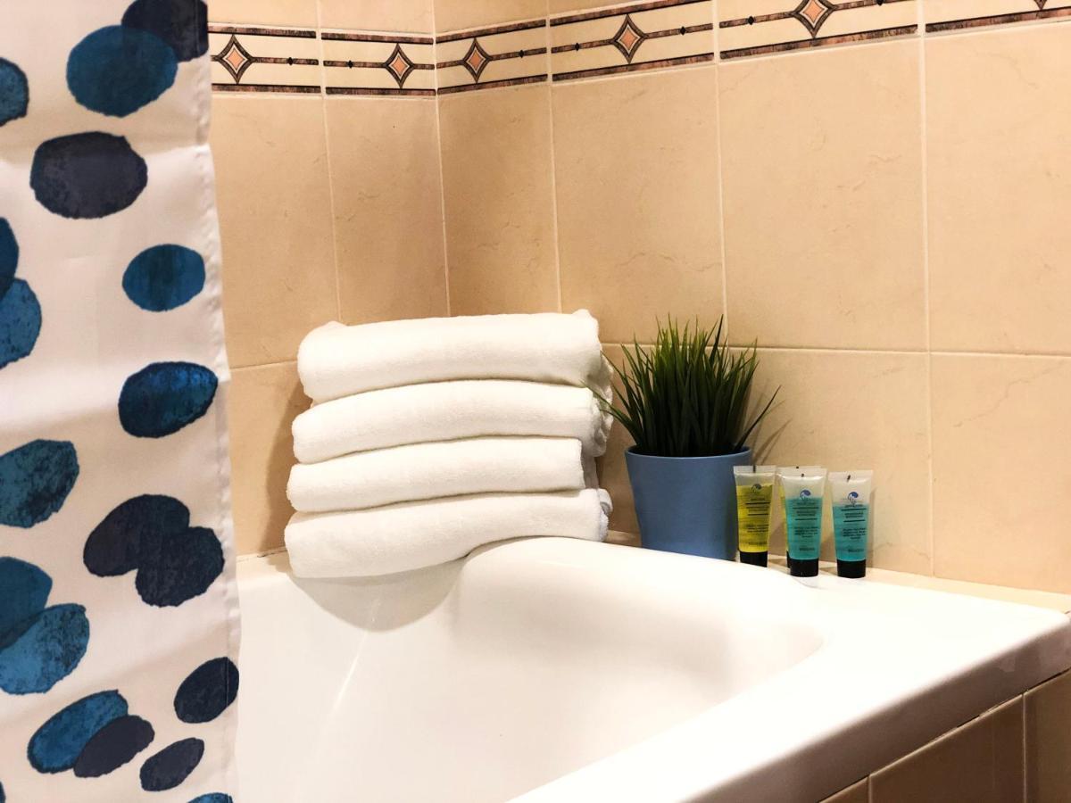 Jo Hotel Джохор Бахру Екстериор снимка